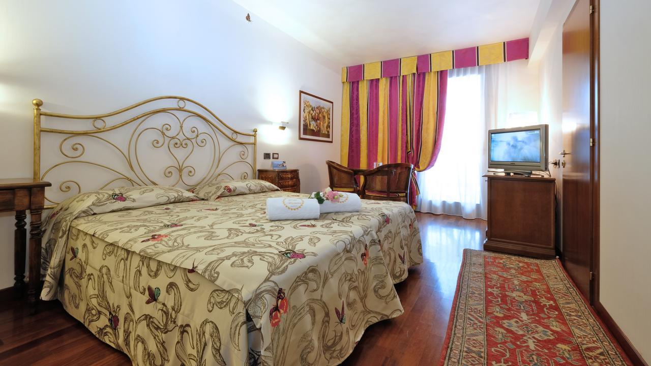 Double Room with Lake View